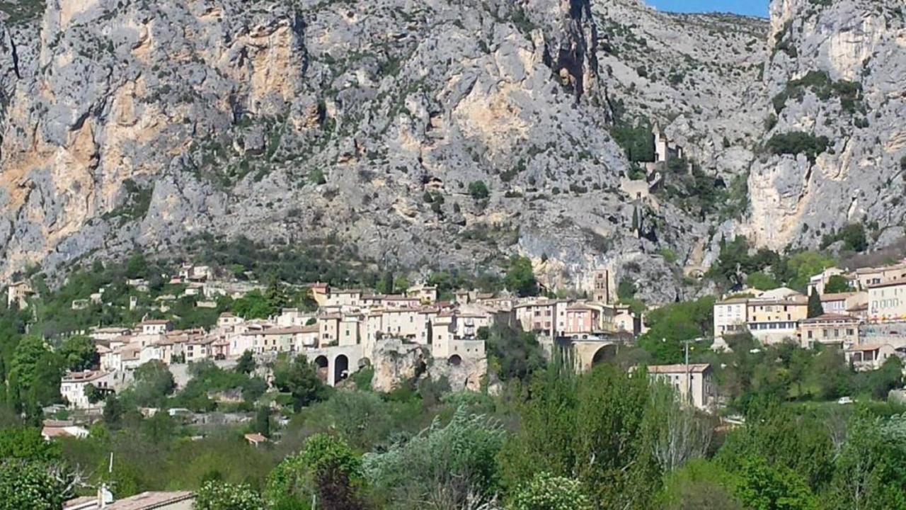 Loft Avec Mezzanine Montagnac (Alpes-de-Haute-Provence) Exterior foto